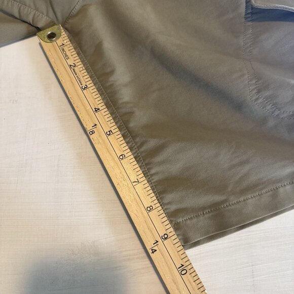 Under Armour Boys Golf Shorts Khaki Size 14 Youth Boys Loose Fit Cargo 9.5” Ins - Picture 11 of 12